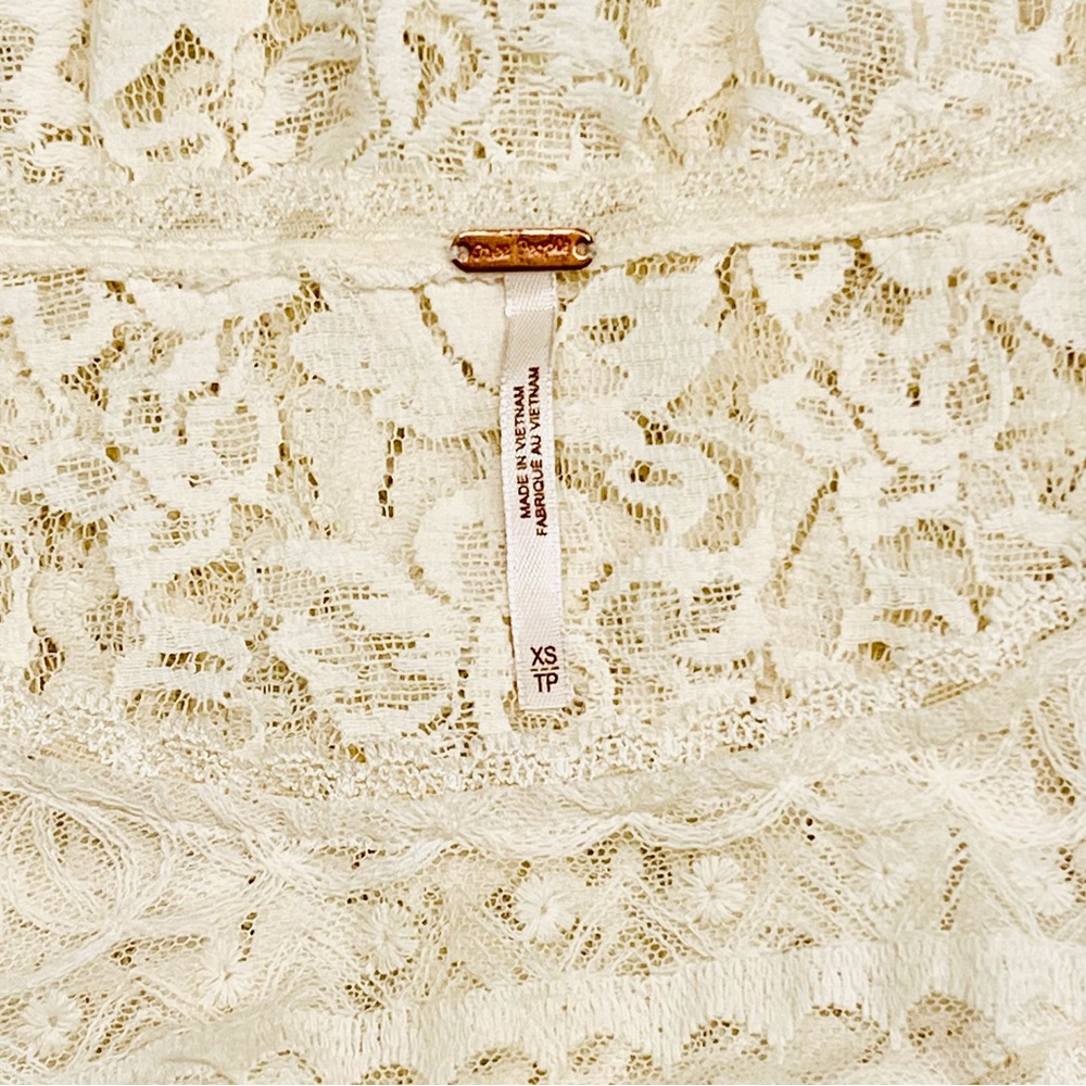 🌺🎉HP🎉🌺 NWOT Free People Gorgeous Floral Lace Peasant Top - Picture 13 of 14